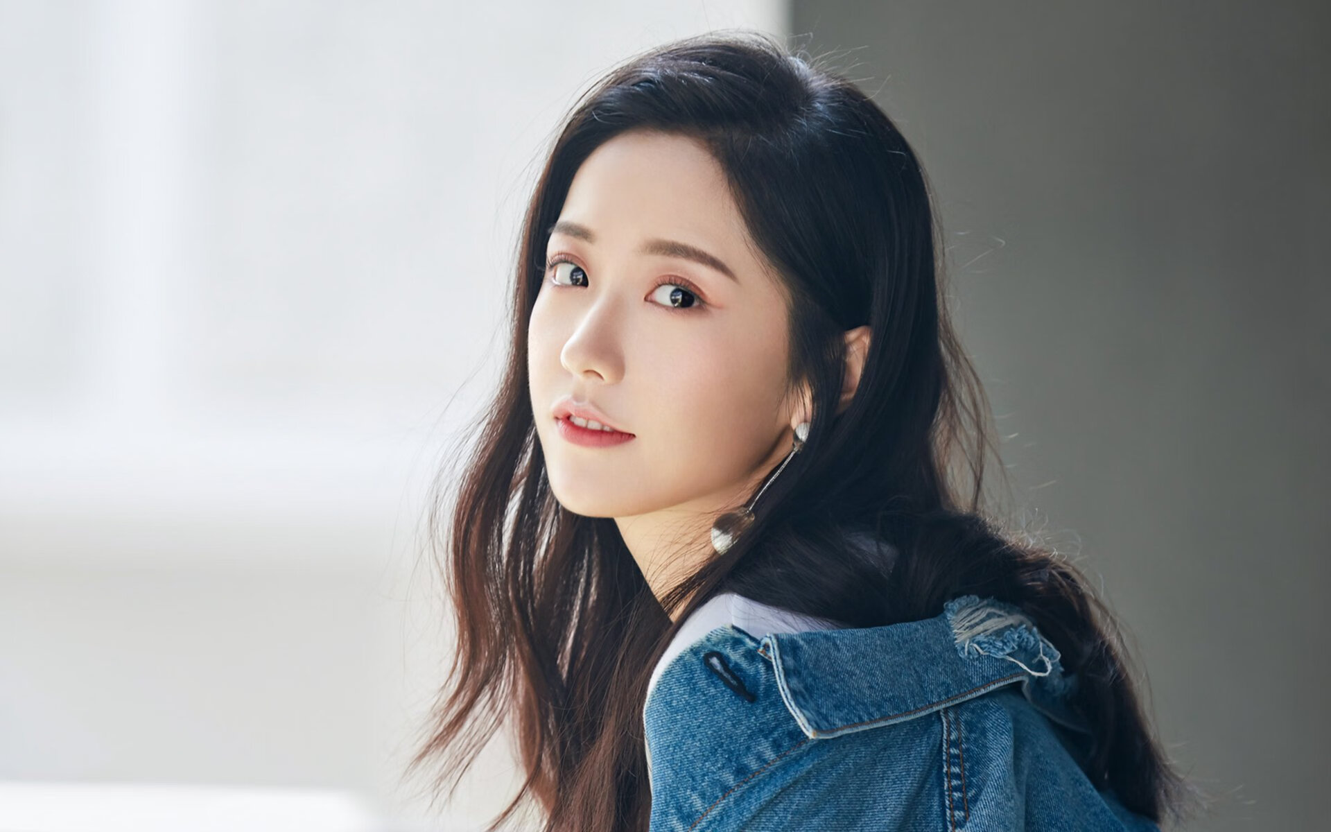 开云官方网页登录-边后卫插上与退守切换迅速，边后卫进攻